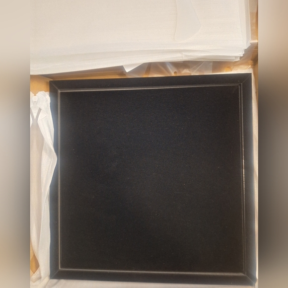 Ball display case with black suede bottom- New in package - Picture 3 of 3